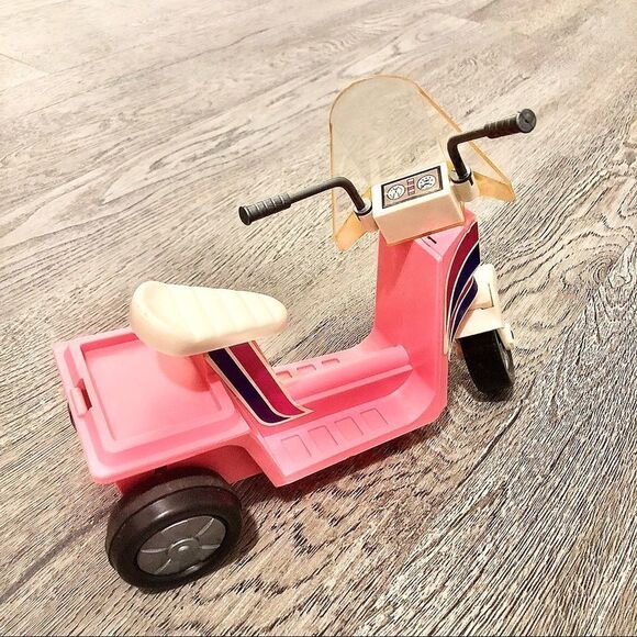BARBIE Vintage 1982 Meritus 11.5" Dashing Lindsey Doll Motor Scooter with Tapes - Picture 2 of 6